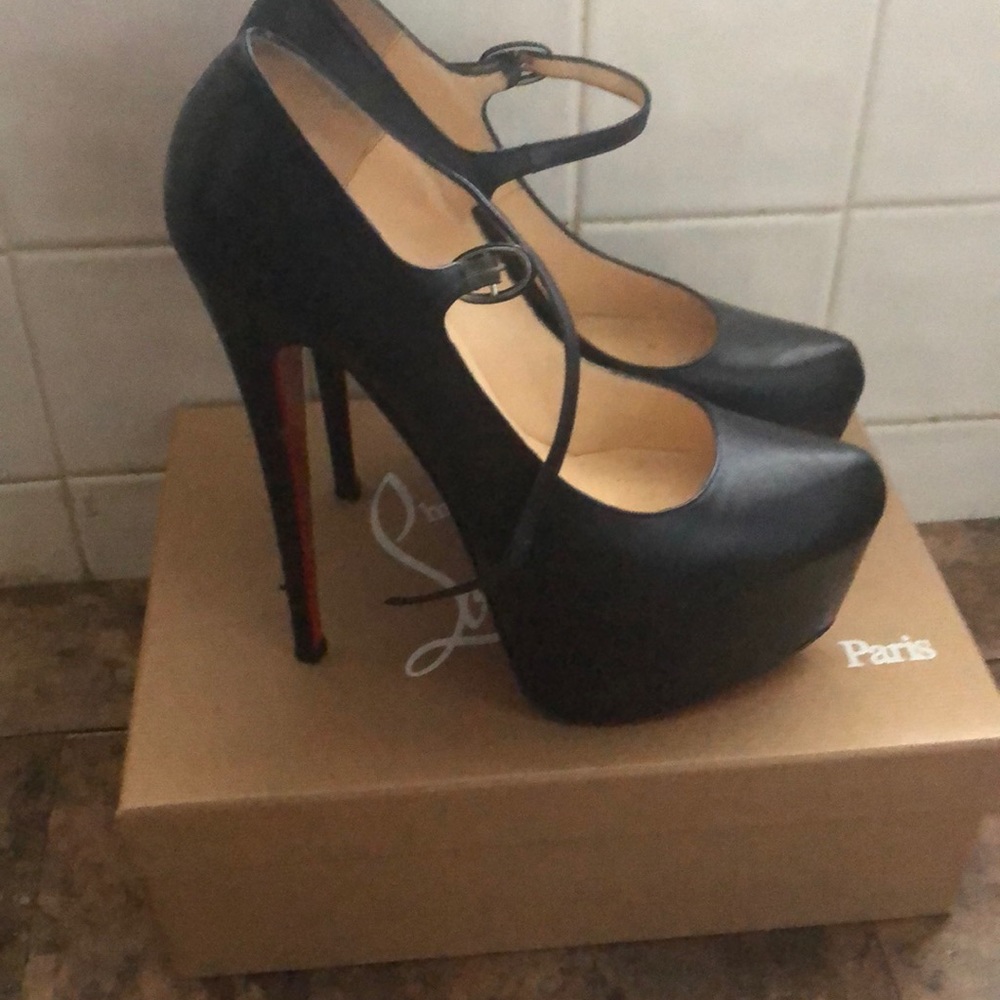 Black Lady Daf Louboutin 160” heels